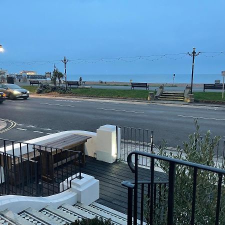 Seaview Flat With Balcony, Spacious 2 Bedroom Worthing Dış mekan fotoğraf