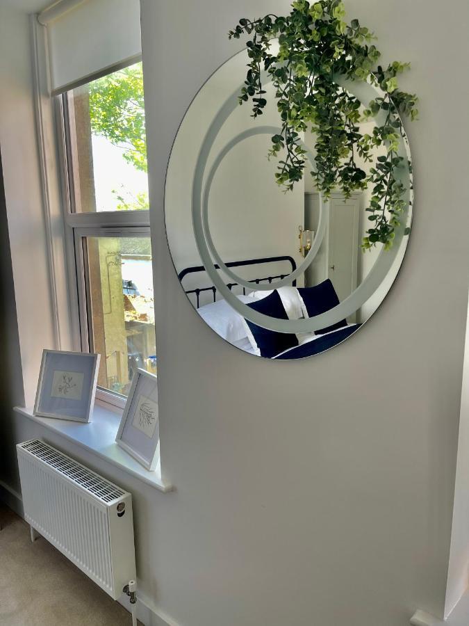 Seaview Flat With Balcony, Spacious 2 Bedroom Worthing Dış mekan fotoğraf