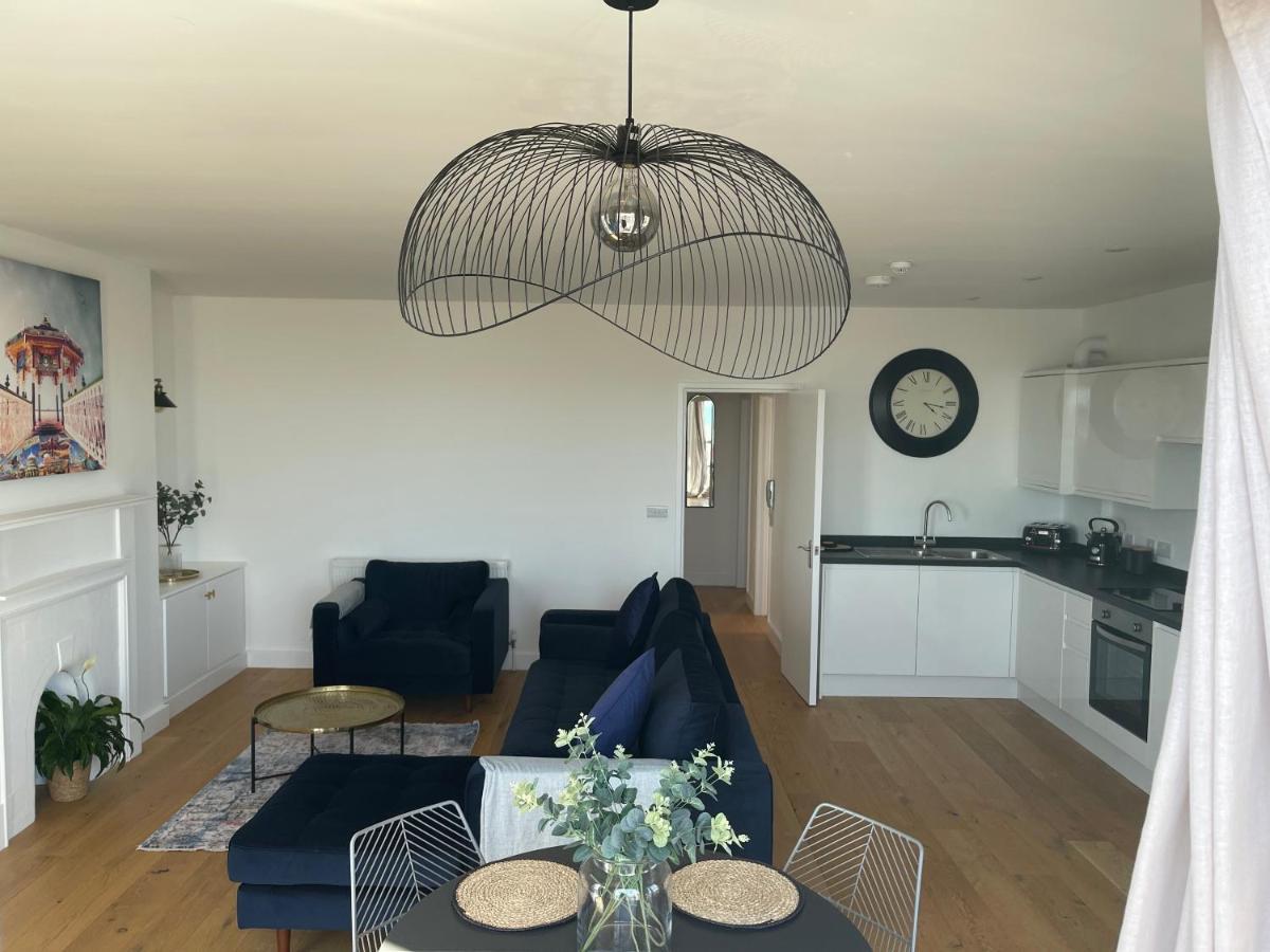 Seaview Flat With Balcony, Spacious 2 Bedroom Worthing Dış mekan fotoğraf