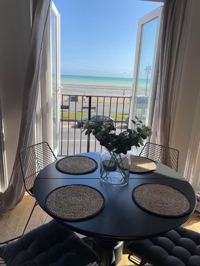 Seaview Flat With Balcony, Spacious 2 Bedroom Worthing Dış mekan fotoğraf