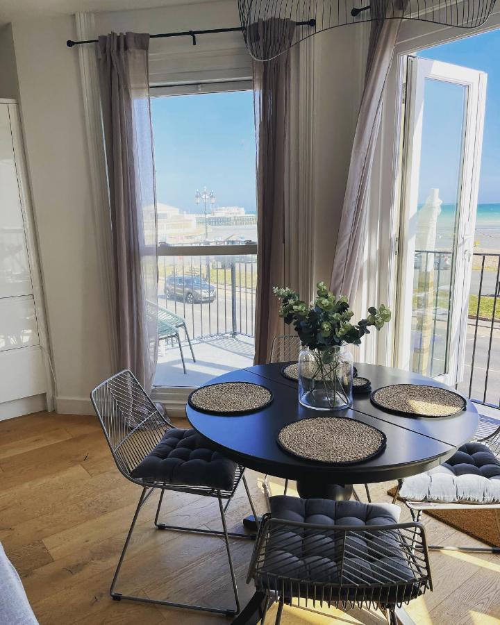 Seaview Flat With Balcony, Spacious 2 Bedroom Worthing Dış mekan fotoğraf