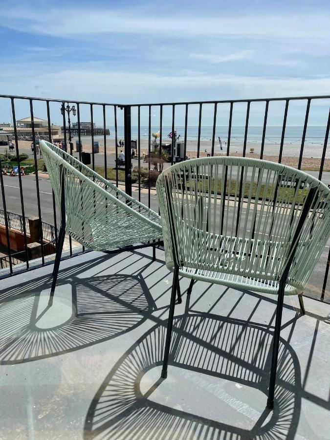 Seaview Flat With Balcony, Spacious 2 Bedroom Worthing Dış mekan fotoğraf