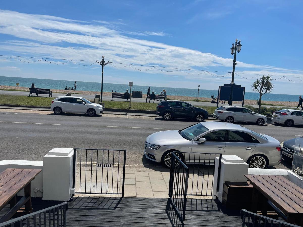Seaview Flat With Balcony, Spacious 2 Bedroom Worthing Dış mekan fotoğraf