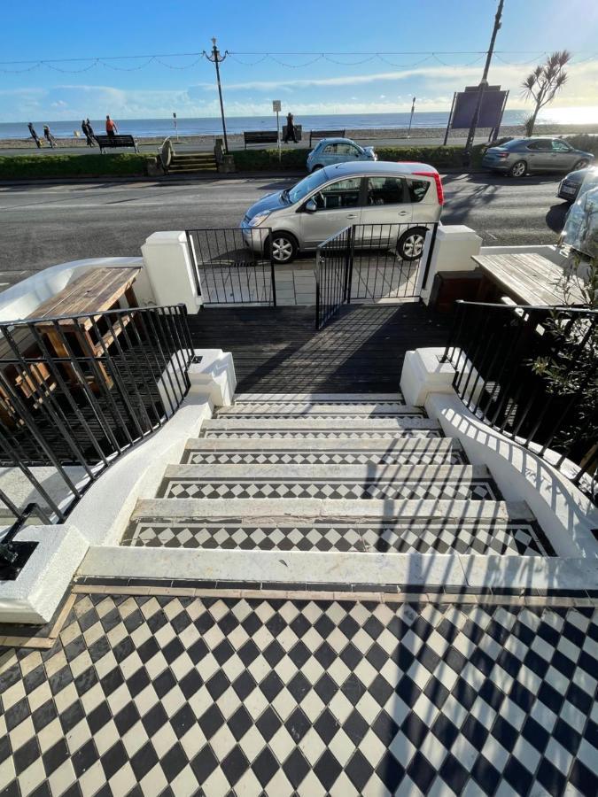 Seaview Flat With Balcony, Spacious 2 Bedroom Worthing Dış mekan fotoğraf