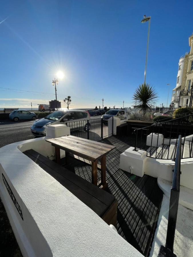 Seaview Flat With Balcony, Spacious 2 Bedroom Worthing Dış mekan fotoğraf
