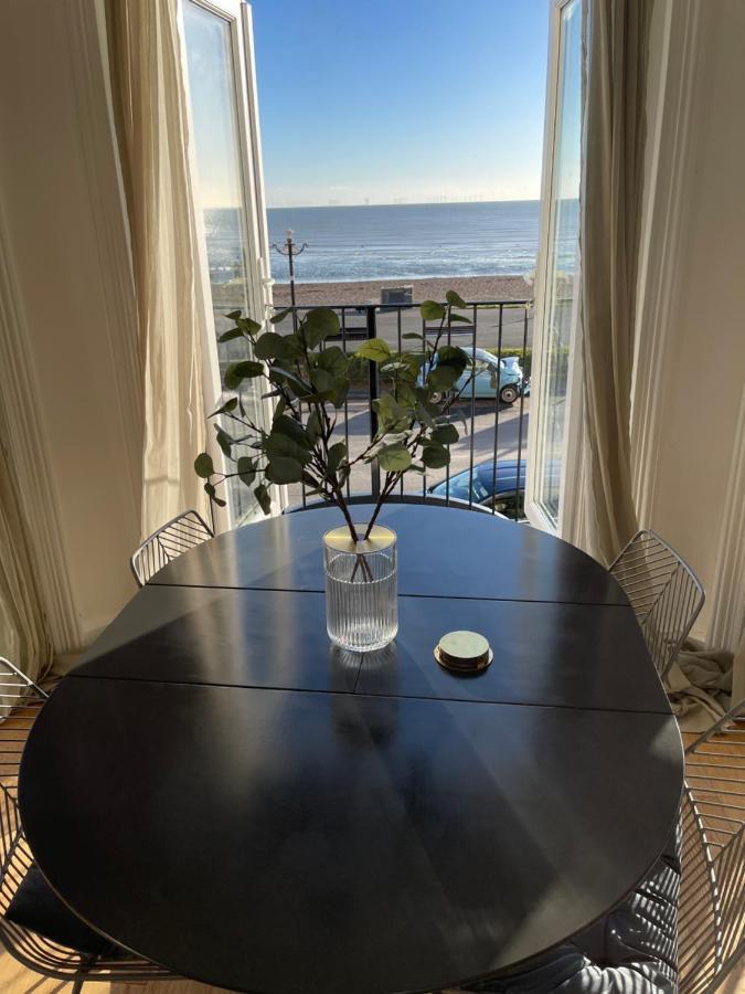 Seaview Flat With Balcony, Spacious 2 Bedroom Worthing Dış mekan fotoğraf